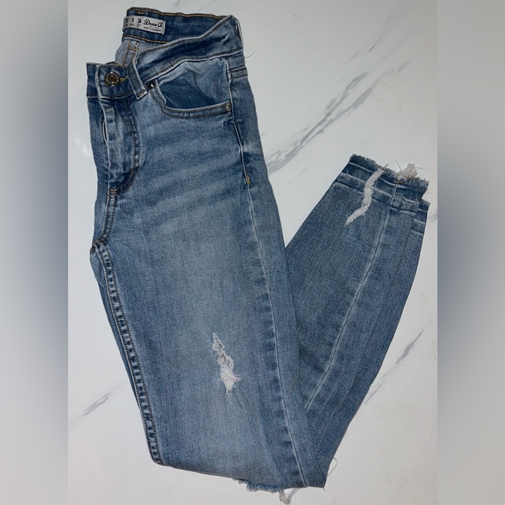 Women’s distressed jeans